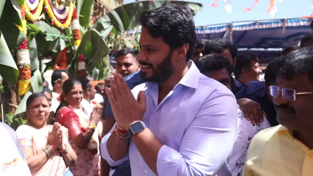 Nikhil participated in the restoration program of Devanahalli temple