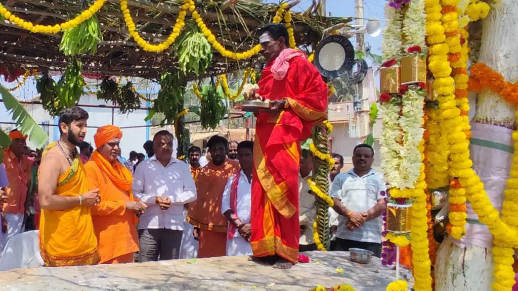 Doddaballapura: Initiation of Bilva tree in Vadagere..!